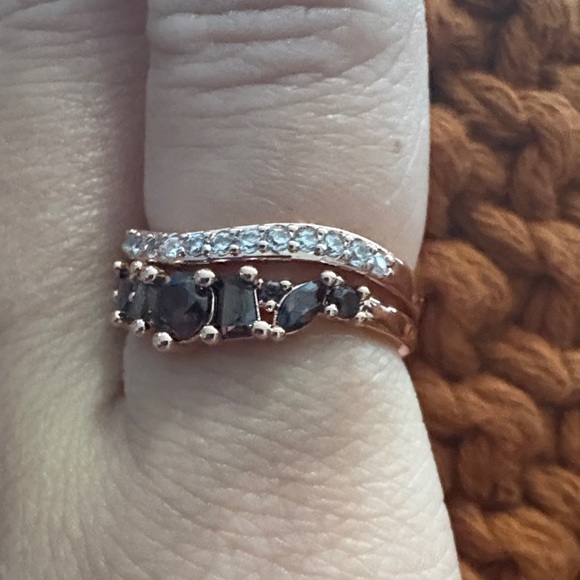 Rose Gold and Black Stone Women's Ring - Picture 3 of 5